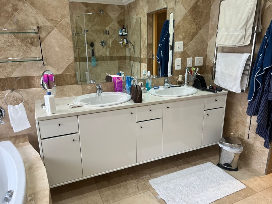 To Let 2 Bedroom Property for Rent in Sea Point Western Cape